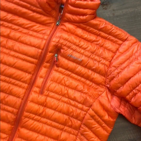 Patagonia women’s Orange micro puffer packable Jacket size medium - Picture 4 of 9